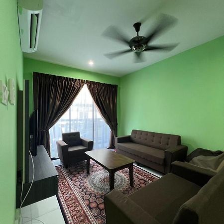 Faiz Homestay Kuching Eksteriør bilde
