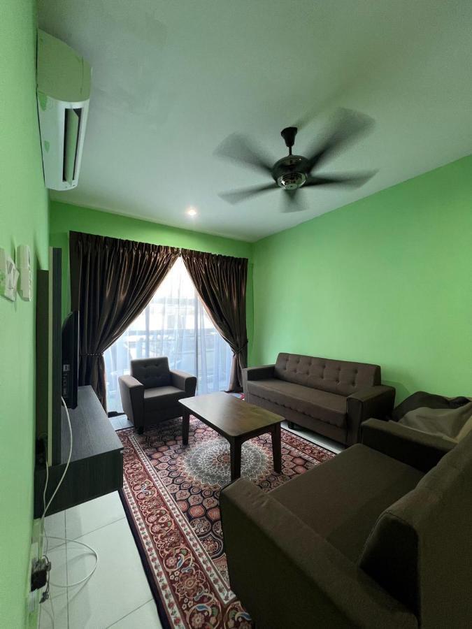 Faiz Homestay Kuching Eksteriør bilde