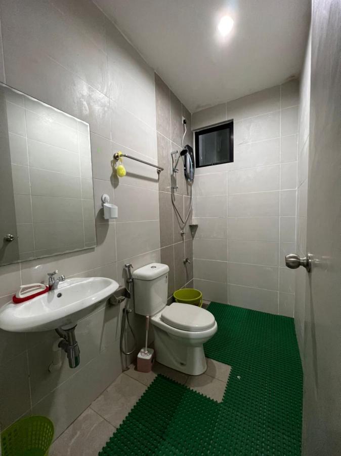 Faiz Homestay Kuching Eksteriør bilde